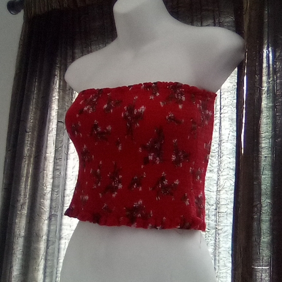Red Floral Tube Crop Top - Picture 11 of 15